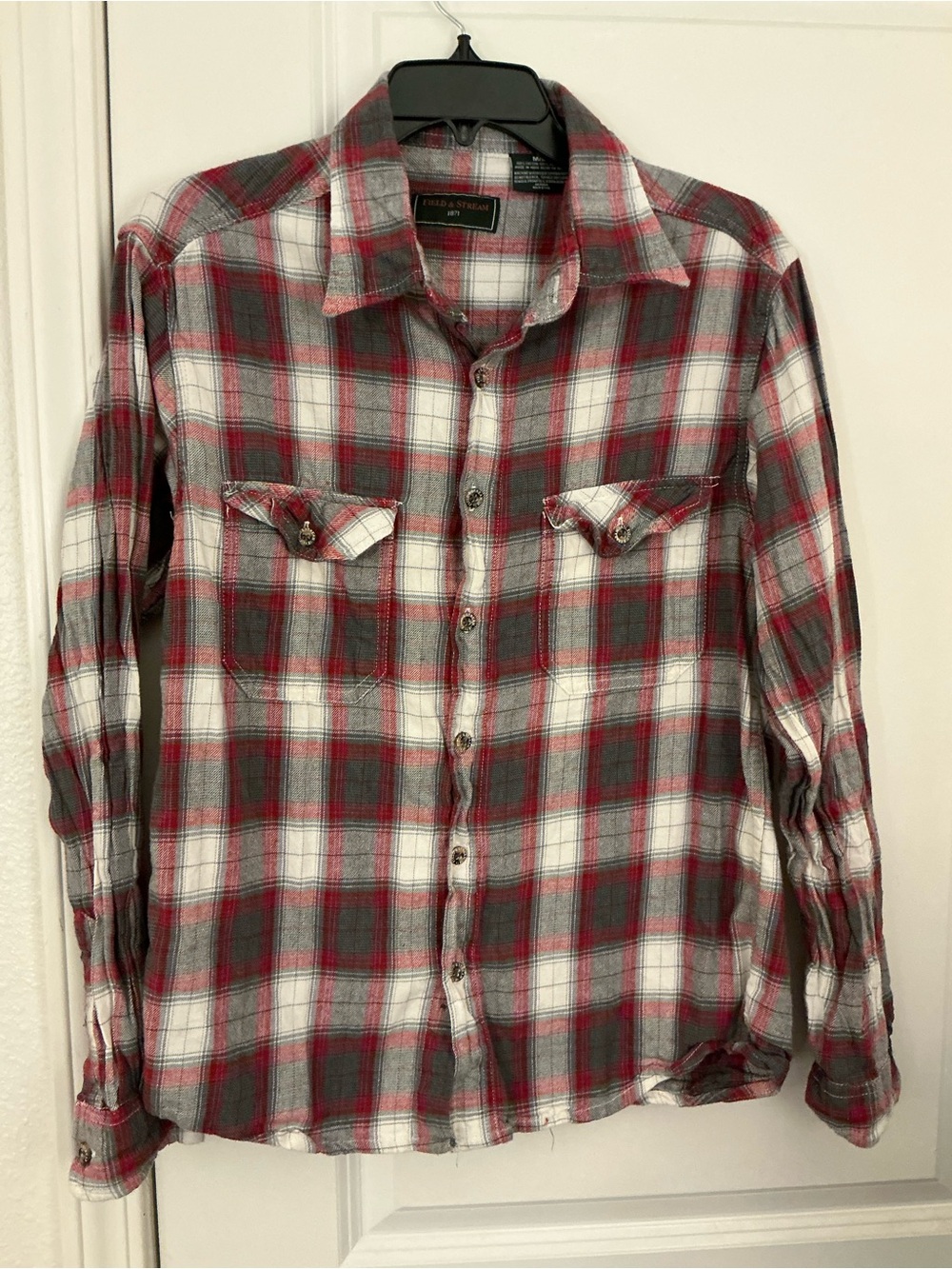 Field & Stream Men’s Medium M Red Gray White 100% Cotton Flannel Plaid Shirt